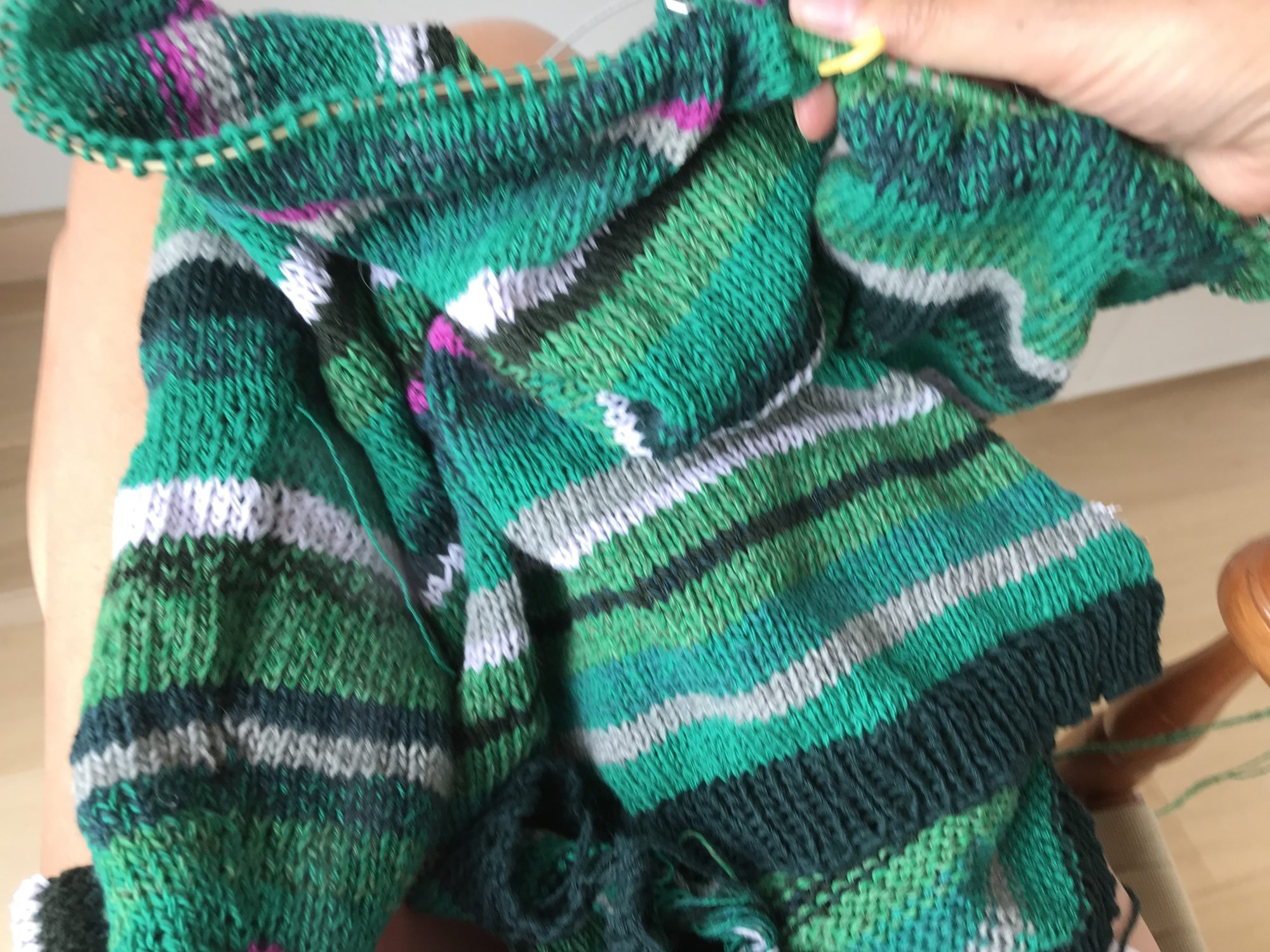 Elizabeth Zimmermann Seamless Raglan Knit-along #5 – Fabrickated